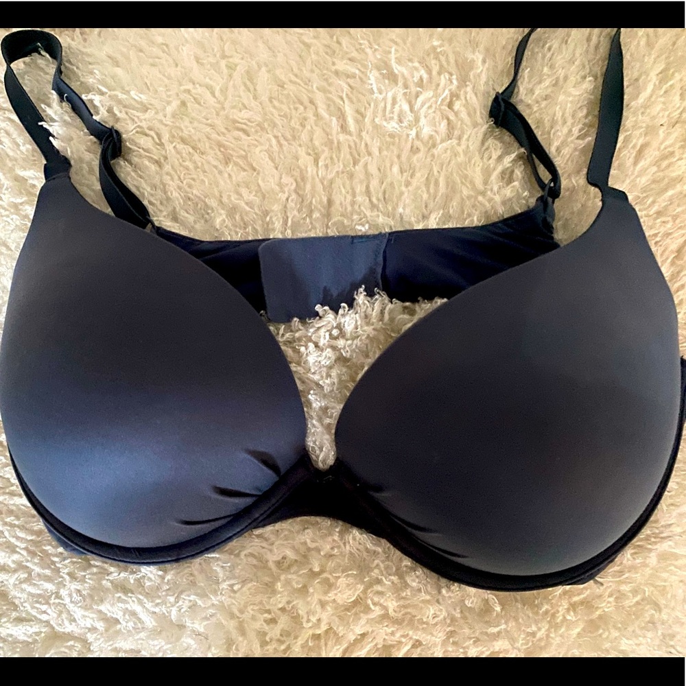 36DD Fabulous by Victoria’s Secret Plunge Bra